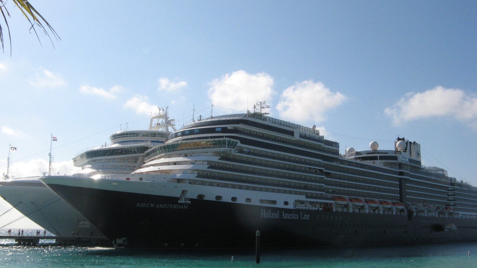 Holland America cruise ship MS Nieuw Amsterdam