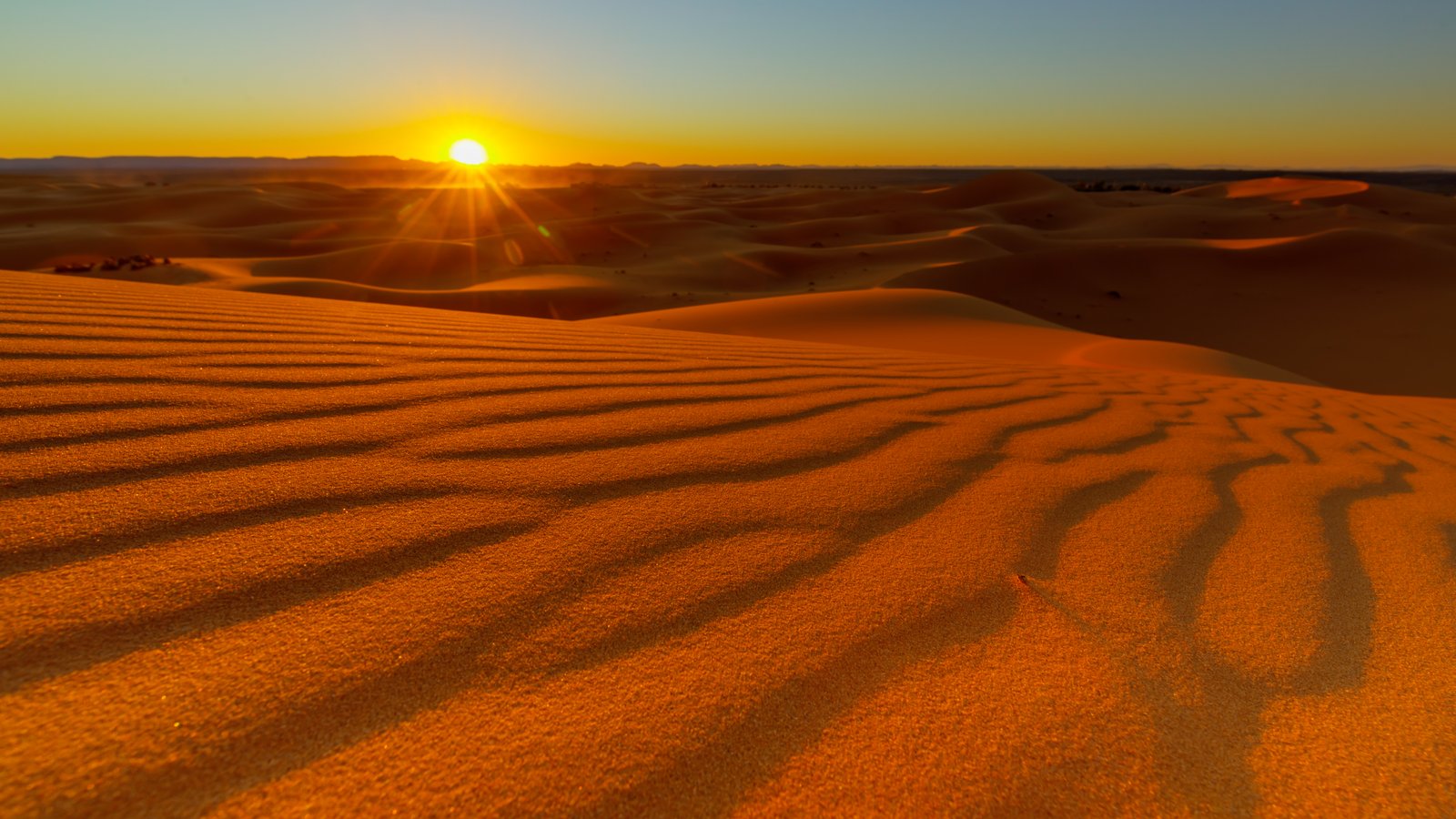 Sunset over Erg Chebbi dunes, Sahara Desert